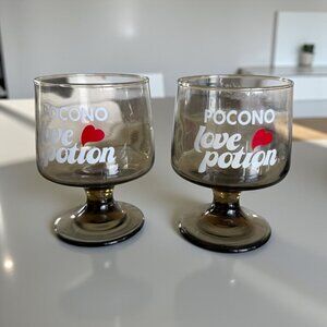POCONOS Vintage Mount Airy Set of 2 Drinking Goblets Glasses
